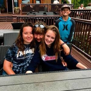 Meet your Posher, Caitlyn